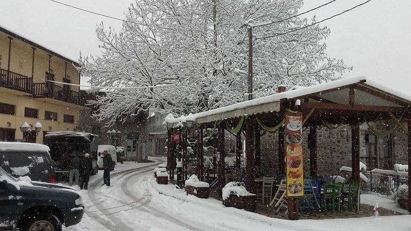 Κακοκαιρία LIVE: Ο χιονιάς «σαρώνει» την χώρα - Δείτε φωτογραφίες από τη χιονισμένη Ελλάδα