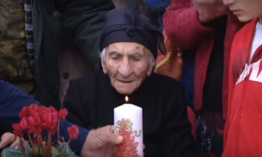 Αυτή η Ελληνοκύπρια γιαγιά Ελένη γιόρτασε τα 103 της χρόνια!
