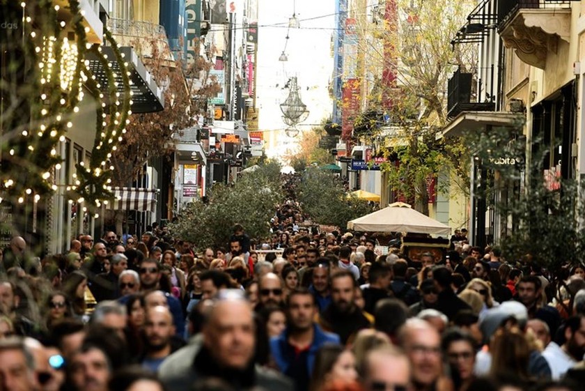 Χριστούγεννα 2017: Σε εορταστικό κλίμα η κίνηση στην αγορά της Αθήνας (pics)