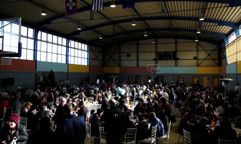 Χριστούγεννα 2017: Τραπέζι αλληλεγγύης του δήμου Αθηναίων για 1.000 άστεγους