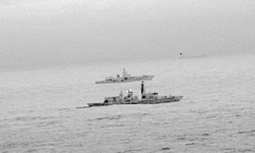 Βρετανική φρεγάτα «συνόδευσε» ρωσικό πολεμικό πλοίο στη Βόρεια Θάλασσα