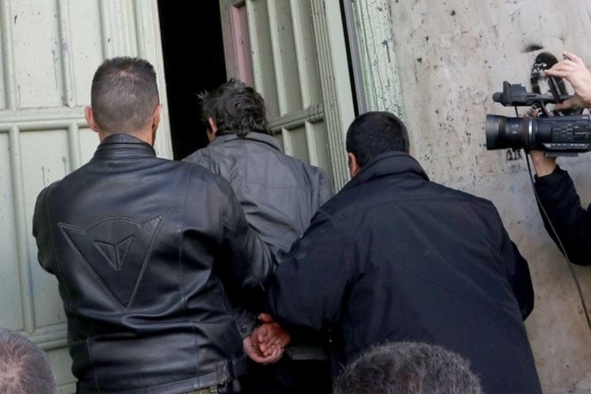 Σοκάρει ο πατροκτόνος στην Κρήτη – Περιγράφει στιγμή προς στιγμή το έγκλημα (pics)