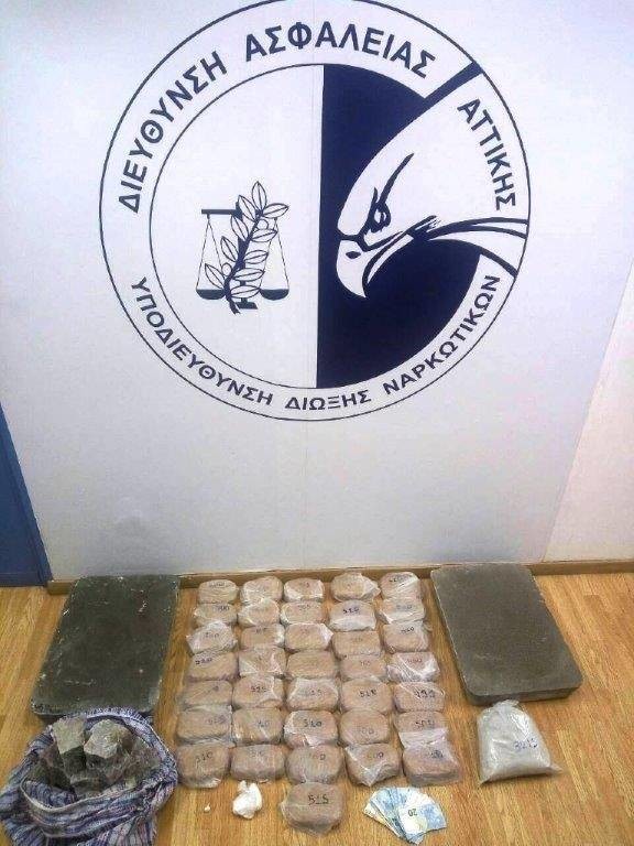 Συλλήψεις για διακίνηση ηρωίνης και κοκαΐνης στη Δραπετσώνα (pics)