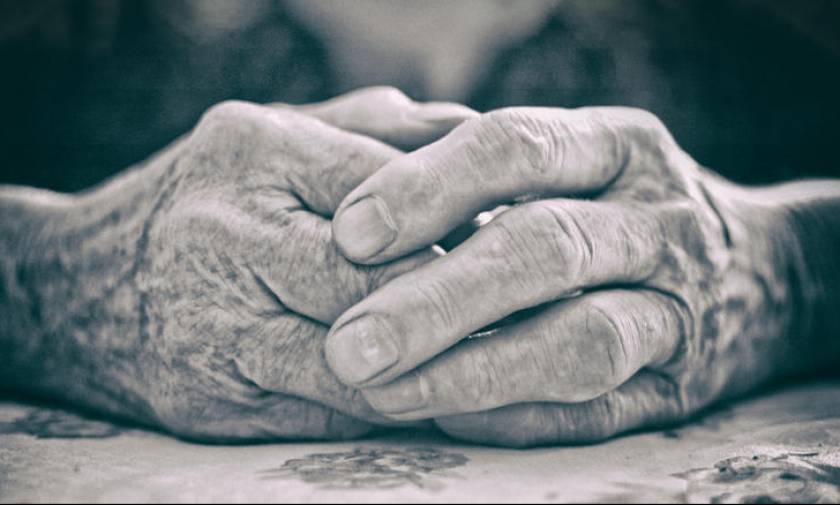 Μεταμεσονύκτιος εφιάλτης για 99χρονη στη Χαλκίδα: Την έδειρε και την λήστεψε