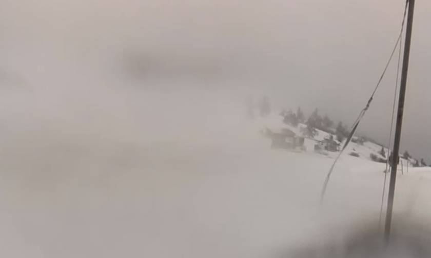 Thirty-year-old snowboarder dies after avalanche at Vasilitsa ski center