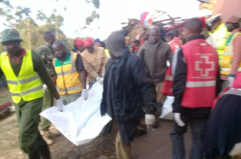 Φρικτό δυστύχημα στην Κένυα: Τριάντα νεκροί σε τροχαίο (ΠΡΟΣΟΧΗ ΣΚΛΗΡΕΣ ΕΙΚΟΝΕΣ)