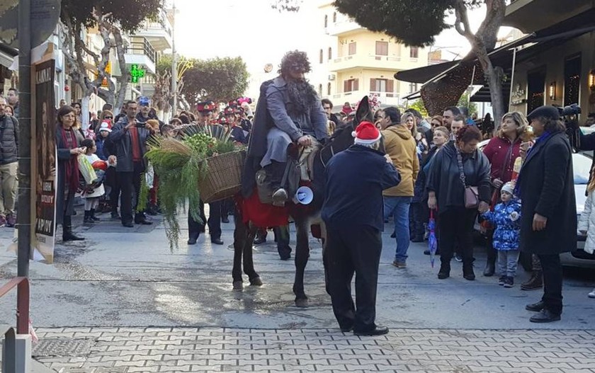 Παραμονή Πρωτοχρονιάς - Κρήτη: Κι όμως ο Άγιος Βασίλης ήρθε από... ψηλά! Δείτε εικόνες
