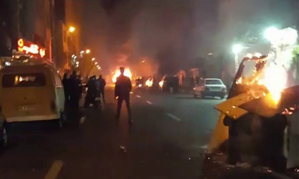Ιράν: «Έπνιξαν» τις αντικυβερνητικές διαδηλώσεις στο αίμα – Τουλάχιστον δέκα οι νεκροί (Vid)