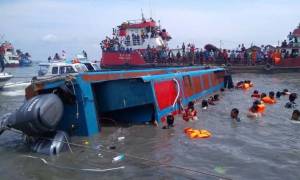 Ινδονησία: Ναυάγησε πλοίο με 48 επιβάτες – Τουλάχιστον 8 νεκροί και 13 αγνοούμενοι