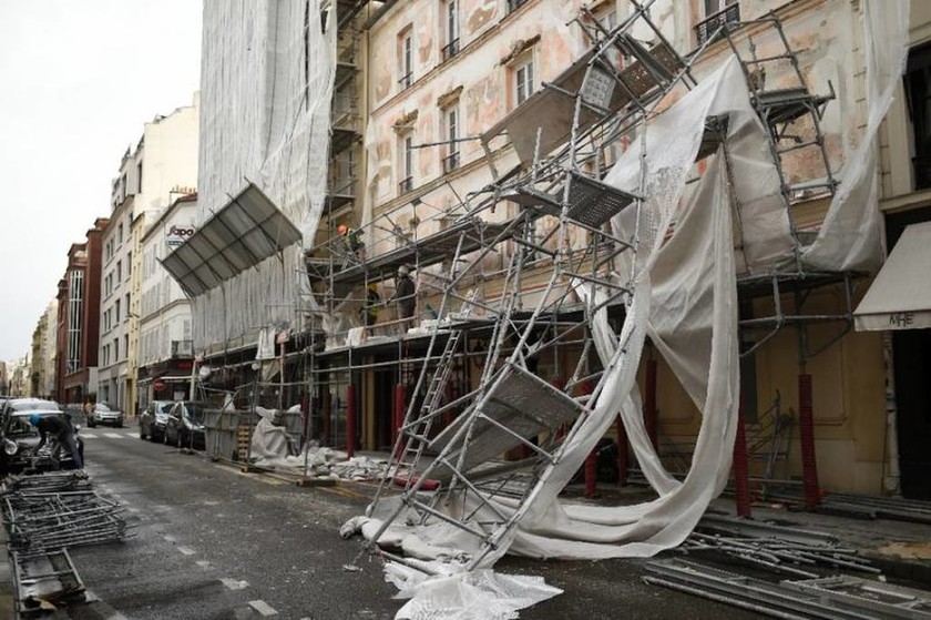 Στο έλεος της καταιγίδας Eleanor η Γαλλία: Τουλάχιστον εννέα τραυματίες - Δείτε συγκλονιστικά βίντεο