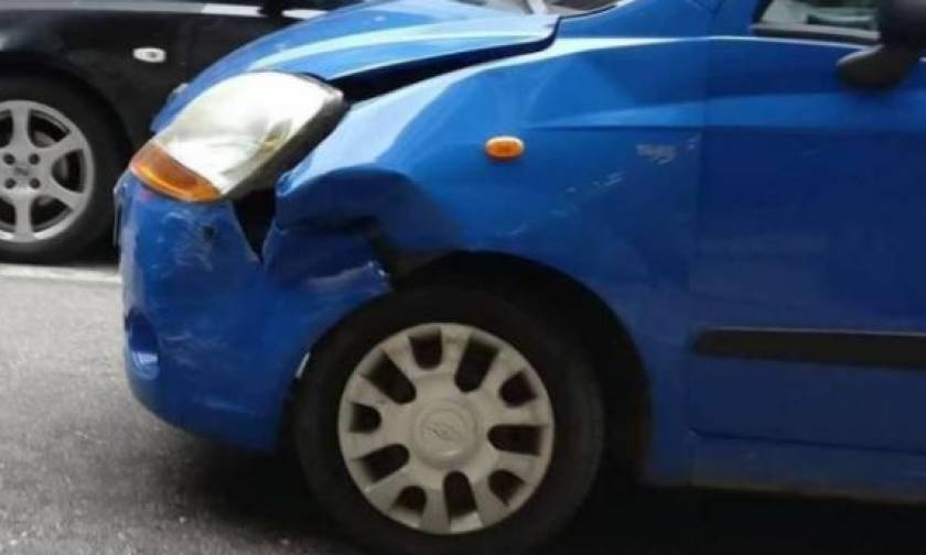 Σοκ στην Πάτρα – Λύθηκε το χειρόφρενο αυτοκινήτου ενώ επέβαιναν σε αυτό δύο παιδιά (pics)