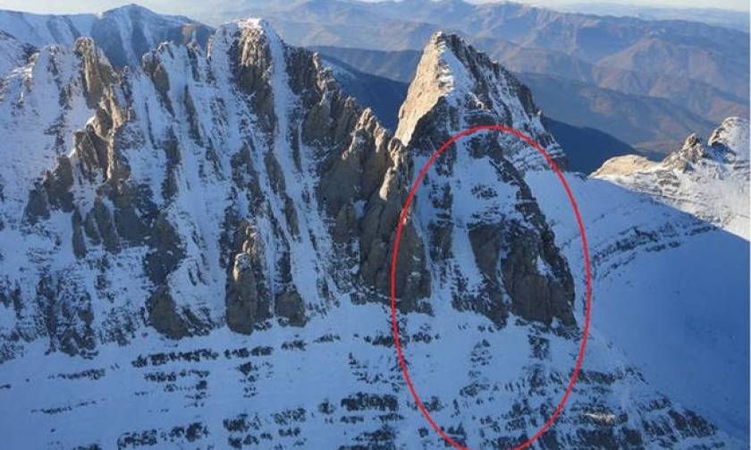 Injured climber on Mount Olympus transferred to refuge