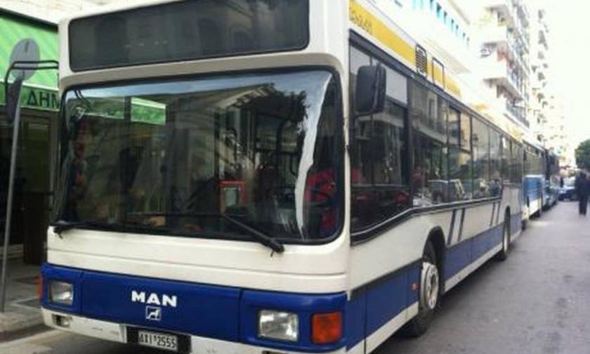 Απίστευτο περιστατικό στην Πάτρα: Έκλεψε τις τσάντες και έφυγε με το... λεωφορείο!