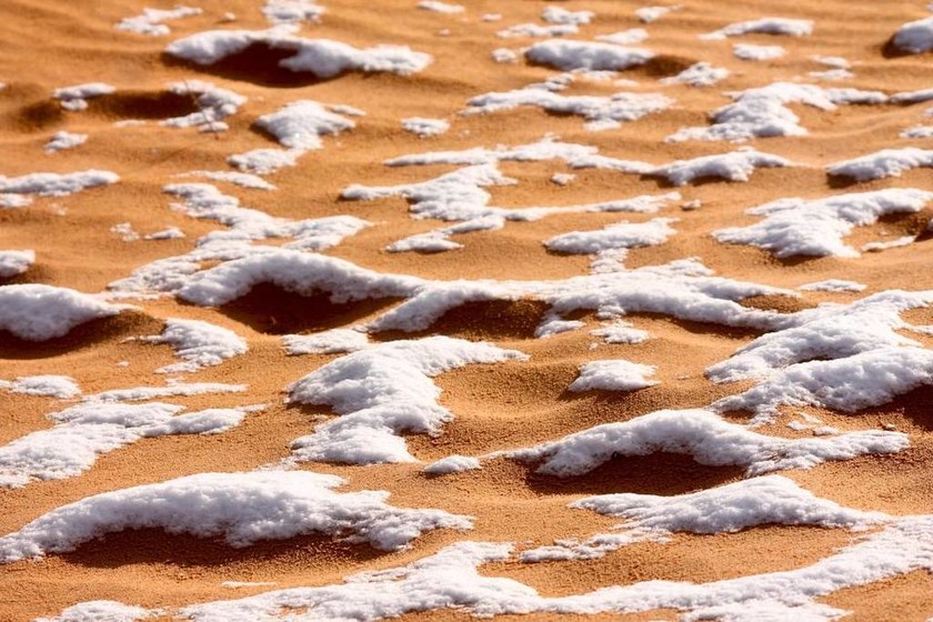 Απίστευτο! Το «έστρωσε» στη Σαχάρα, την πιο καυτή έρημο του κόσμου– Δείτε εντυπωσιακές φωτογραφίες