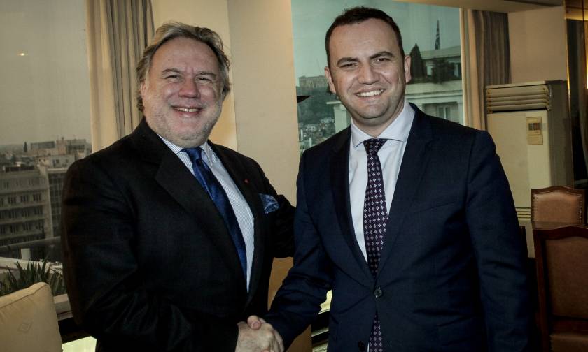 Τετ-α-τετ Κατρούγκαλου με τον Σκοπιανό αναπληρωτή πρωθυπουργό Οσμάνι (pics)