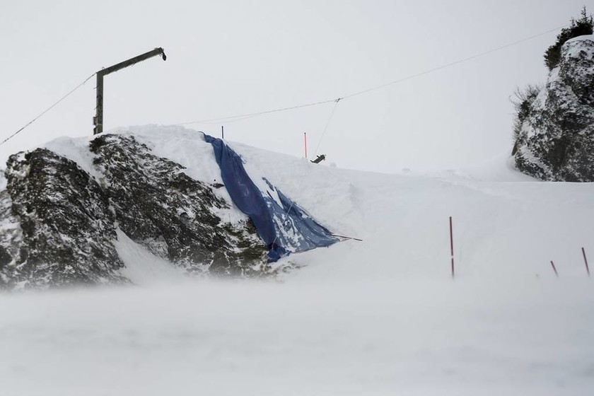 Ελβετία: Συναγερμός στις Αρχές - Χιλιάδες τουρίστες έχουν αποκλειστεί σε χιονοδρομικό κέντρο (vid)