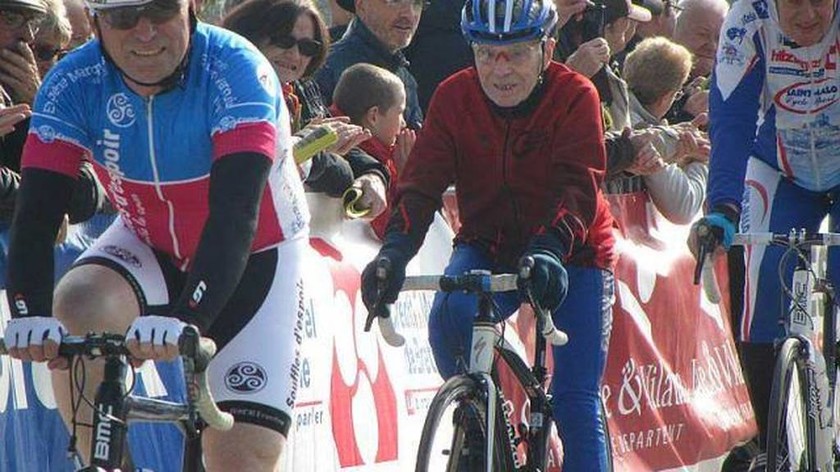 Η παράξενη είδηση της ημέρας: Αποσύρεται σε ηλικία… 106 ετών ο ποδηλάτης-θρύλος Ρομπέρ Μαρσάν