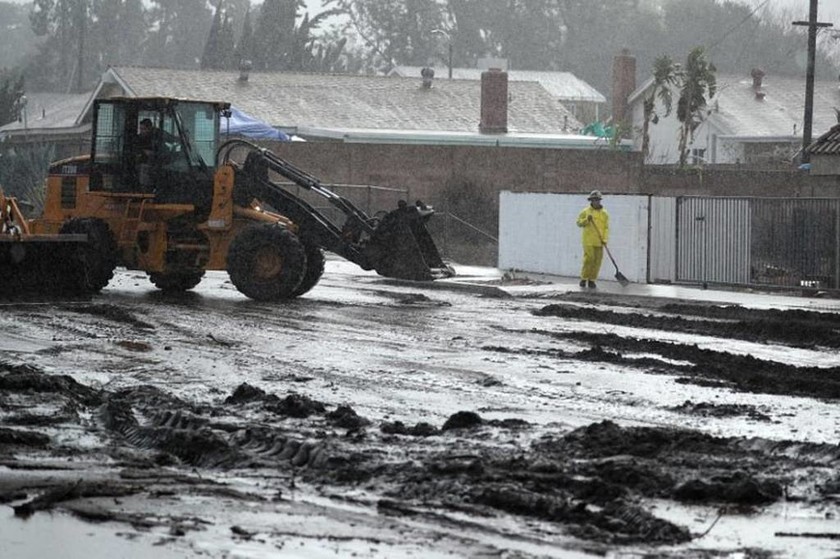 ΗΠΑ: Τουλάχιστον οκτώ νεκροί σε κατολισθήσεις λάσπης στην Καλιφόρνια (pics+vids)