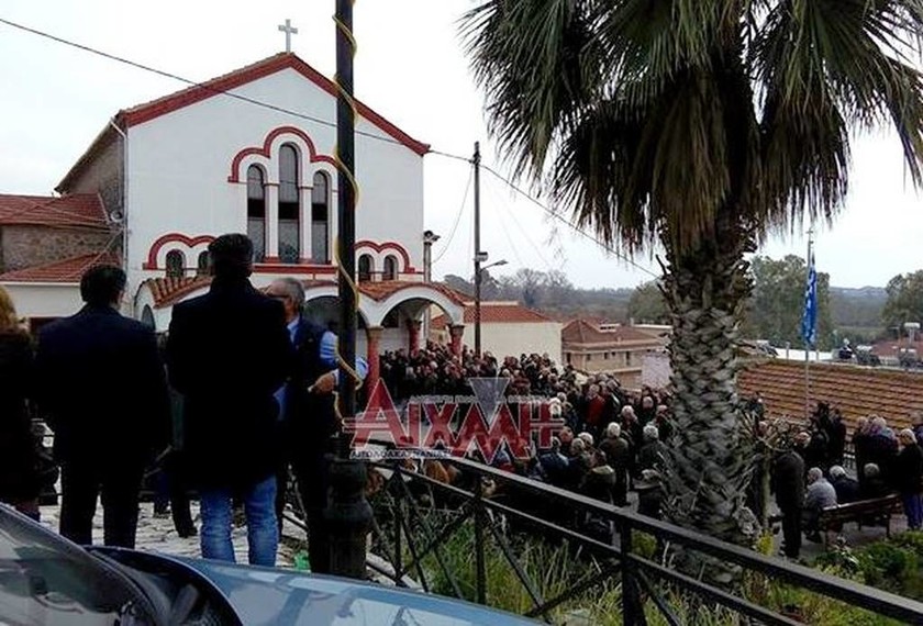 Αιτωλοακαρνανία: Θρήνος στην κηδεία της 44χρονης μητέρας 