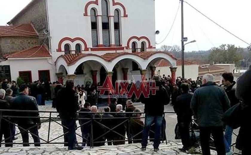 Αιτωλοακαρνανία: Θρήνος στην κηδεία της 44χρονης μητέρας 