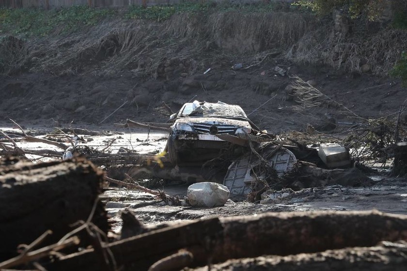 Στιγμές αγωνίας - Καλιφόρνια: Μάχη με τον χρόνο για επιζώντες κάτω από συντρίμμια και τόνους λάσπης