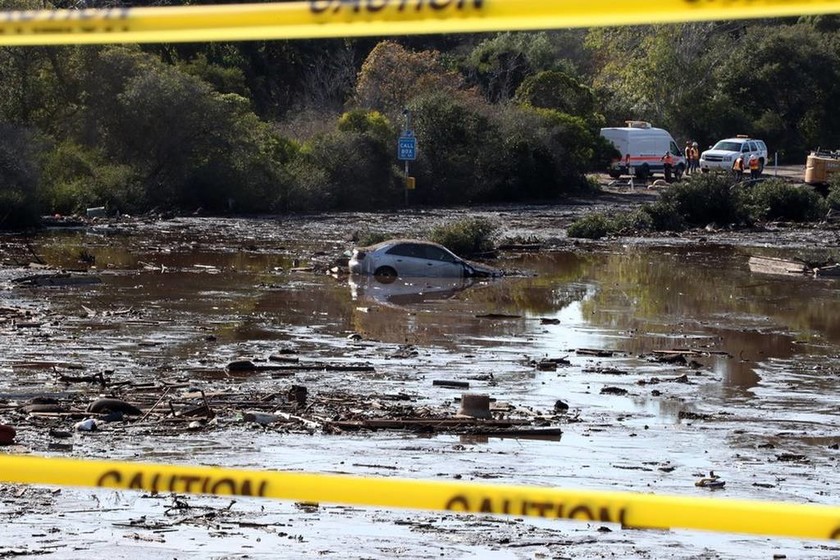 Στιγμές αγωνίας - Καλιφόρνια: Μάχη με τον χρόνο για επιζώντες κάτω από συντρίμμια και τόνους λάσπης