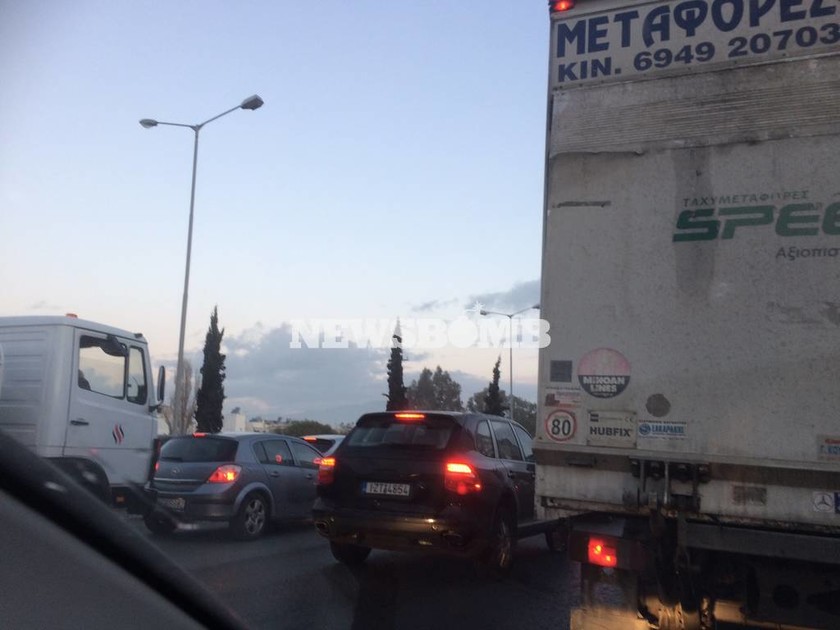Απεργία ΜΜΜ: Κυκλοφοριακό χάος στους δρόμους της Αθήνας 