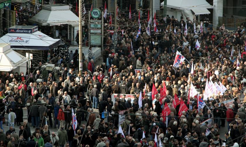 Απεργία: Ολοκληρώθηκε η πορεία του ΠΑΜΕ στο κέντρο της Αθήνας (pics)