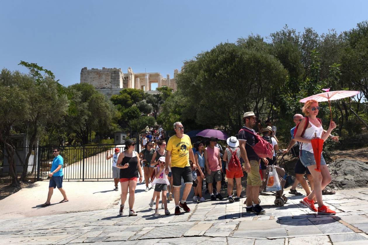 SZ: Η Ελλάδα βιώνει ένα «μπουμ» τουριστών