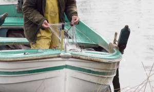 Νεκρός ο ένας από τους ψαράδες στη λίμνη Βόλβη - Αγωνία για την τύχη του δεύτερου