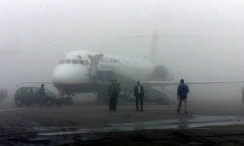 Απίστευτη ταλαιπωρία: Ακυρώσεις και καθυστερήσεις πτήσεων λόγω ομίχλης στο αεροδρόμιο «Μακεδονία»