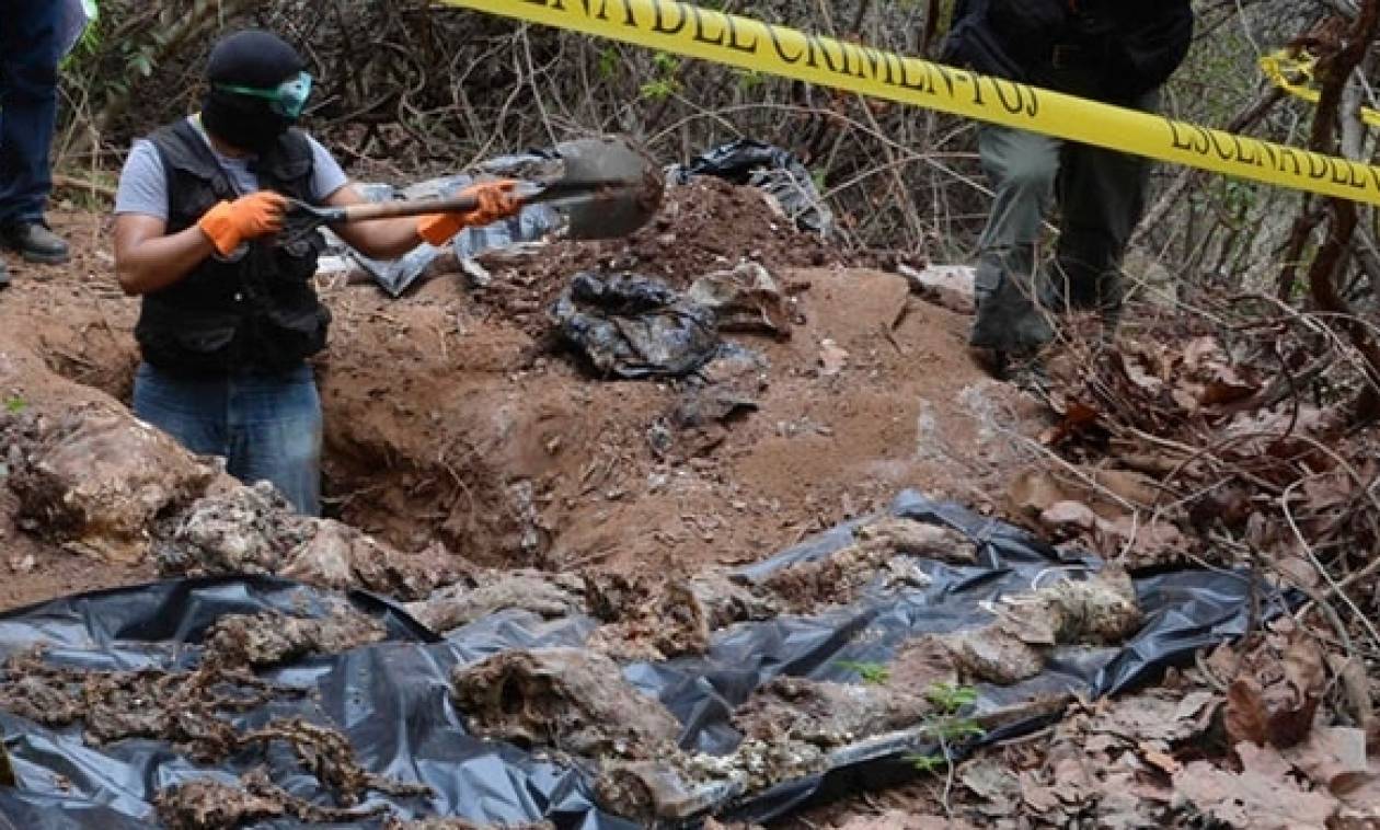 Φρίκη στο Μεξικό: Δεκάδες πτώματα εντοπίστηκαν σε ομαδικούς τάφους