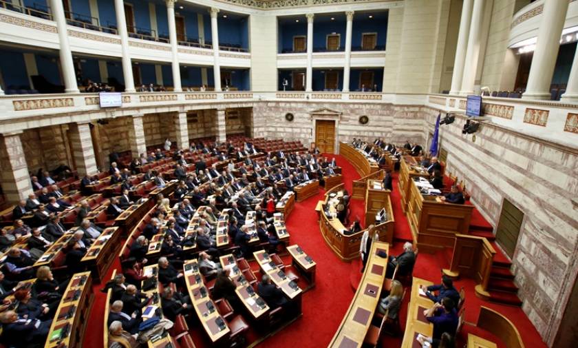 Βουλή: Τροπολογία του ΥΠΟΙΚ φέρνει αλλαγές στο φόρο διαμονής