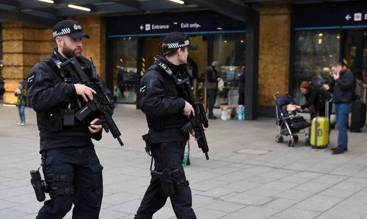 Βρετανία: Συναγερμός για ύποπτο δέμα στον σιδηροδρομικό σταθμό Κινγκς Κρος στο Λονδίνο (Pics)
