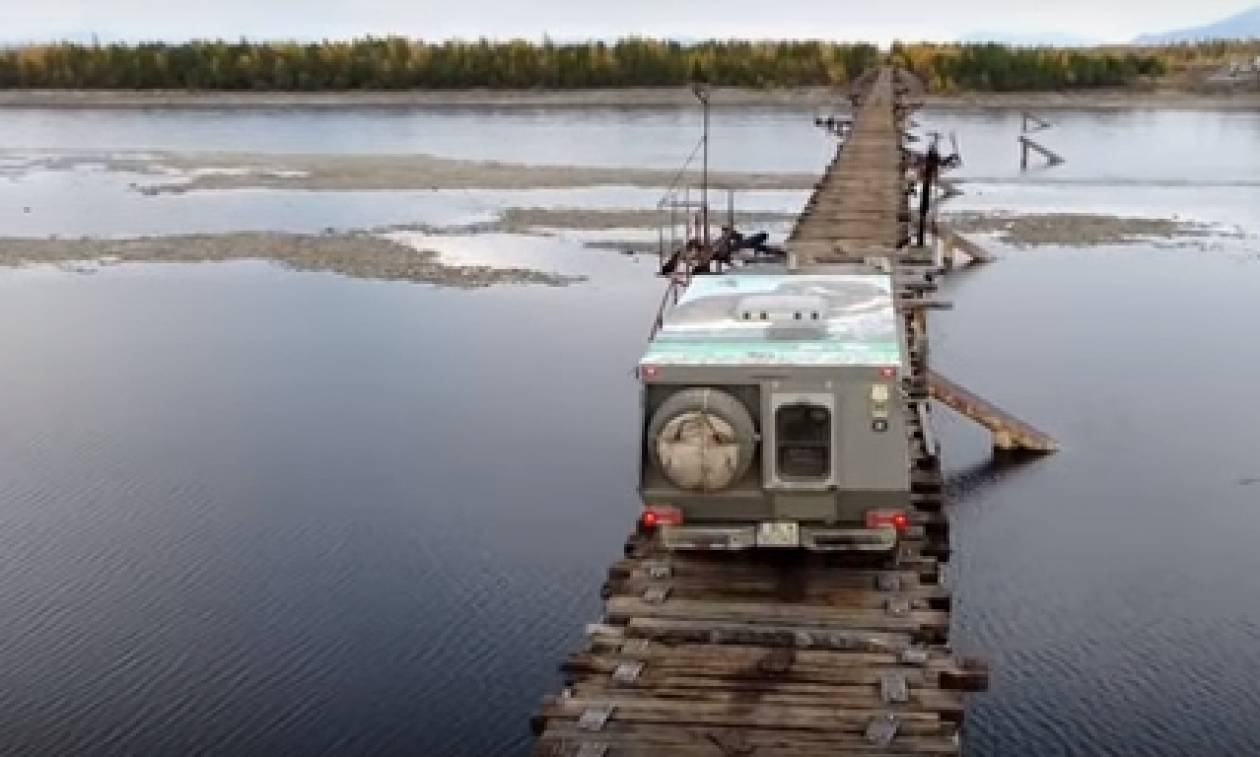 Συγκλονιστικό βίντεο: Φορτηγό διασχίζει μία από τις πιο επικίνδυνες γέφυρες του πλανήτη