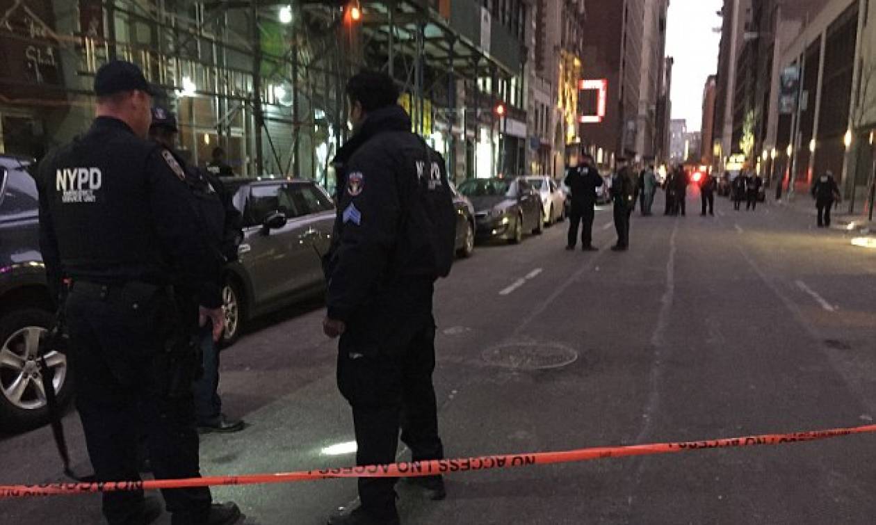 Συναγερμός στη Νέα Υόρκη: Πυροβολισμοί με τρεις τραυματίες στο κέντρο του Μανχάταν