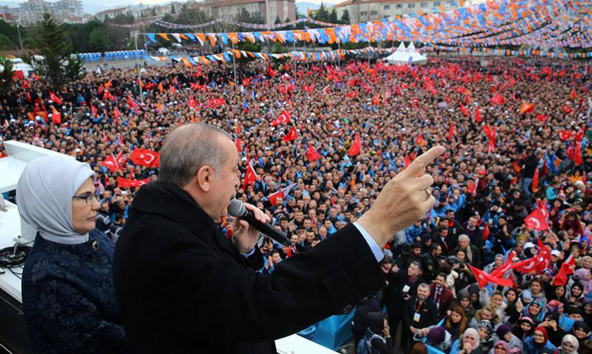 Ερντογάν: Δεν κάνουμε βήμα πίσω, η εισβολή στη Συρία έγινε με τη σύμφωνη γνώμη της Ρωσίας