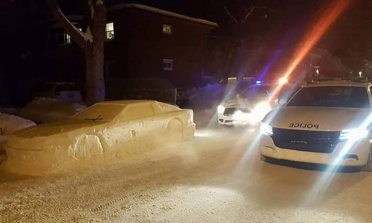 Καναδάς: Έφτιαξε αυτοκίνητο από χιόνι και... παραλίγο να φάει κλήση! (pics)
