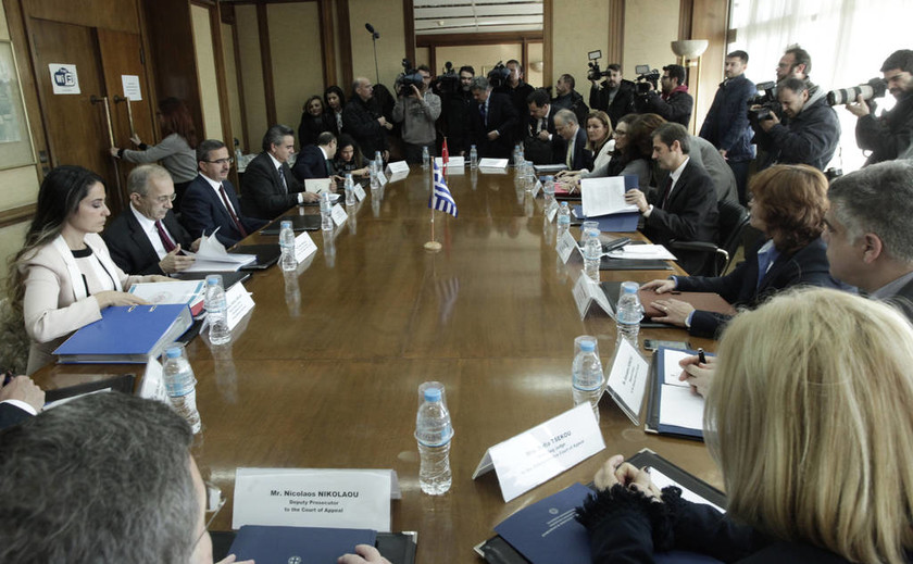 Στο χέρι της Τουρκίας το ενδεχόμενο δίκης των 8 στην Ελλάδα (pics)