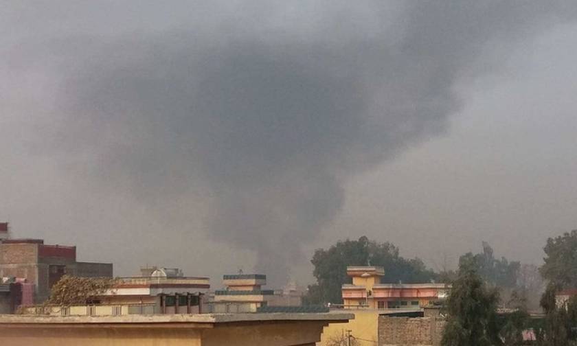 Αφγανιστάν: Έκρηξη βόμβας και έφοδος ενόπλων στα γραφεία ΜΚΟ στην Τζαλαλαμπάντ
