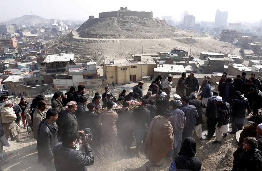 Θρήνος στην Καμπούλ: Στους 103 οι νεκροί της τρομοκρατικής επίθεσης από τους Ταλιμπάν (pics)