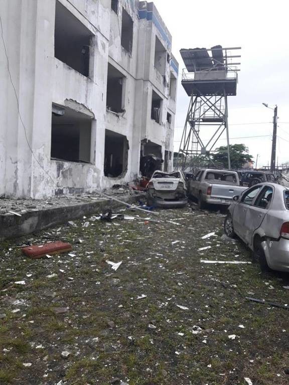 Ισημερινός: 28 τραυματίες και τετάστιες καταστροφές από έκρηξη παγιδευμένου αυτοκινήτου (pics+vid)