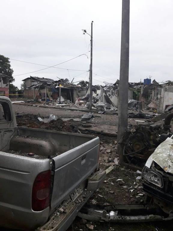 Ισημερινός: 28 τραυματίες και τετάστιες καταστροφές από έκρηξη παγιδευμένου αυτοκινήτου (pics+vid)