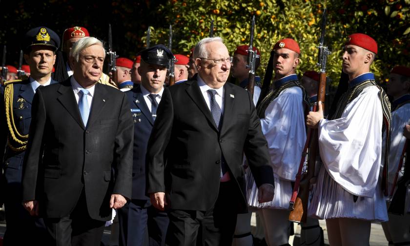 Έφτασε στην Αθήνα ο Πρόεδρος του Ισραήλ - Δείτε το πρόγραμμά του (pics)