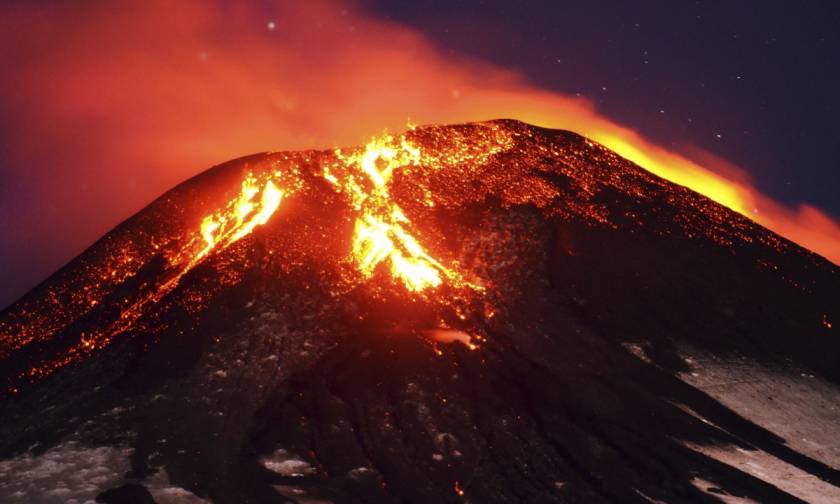«Ξύπνησε» το ηφαίστειο Ζάο - Τρόμος στην Ιαπωνία (Vid)