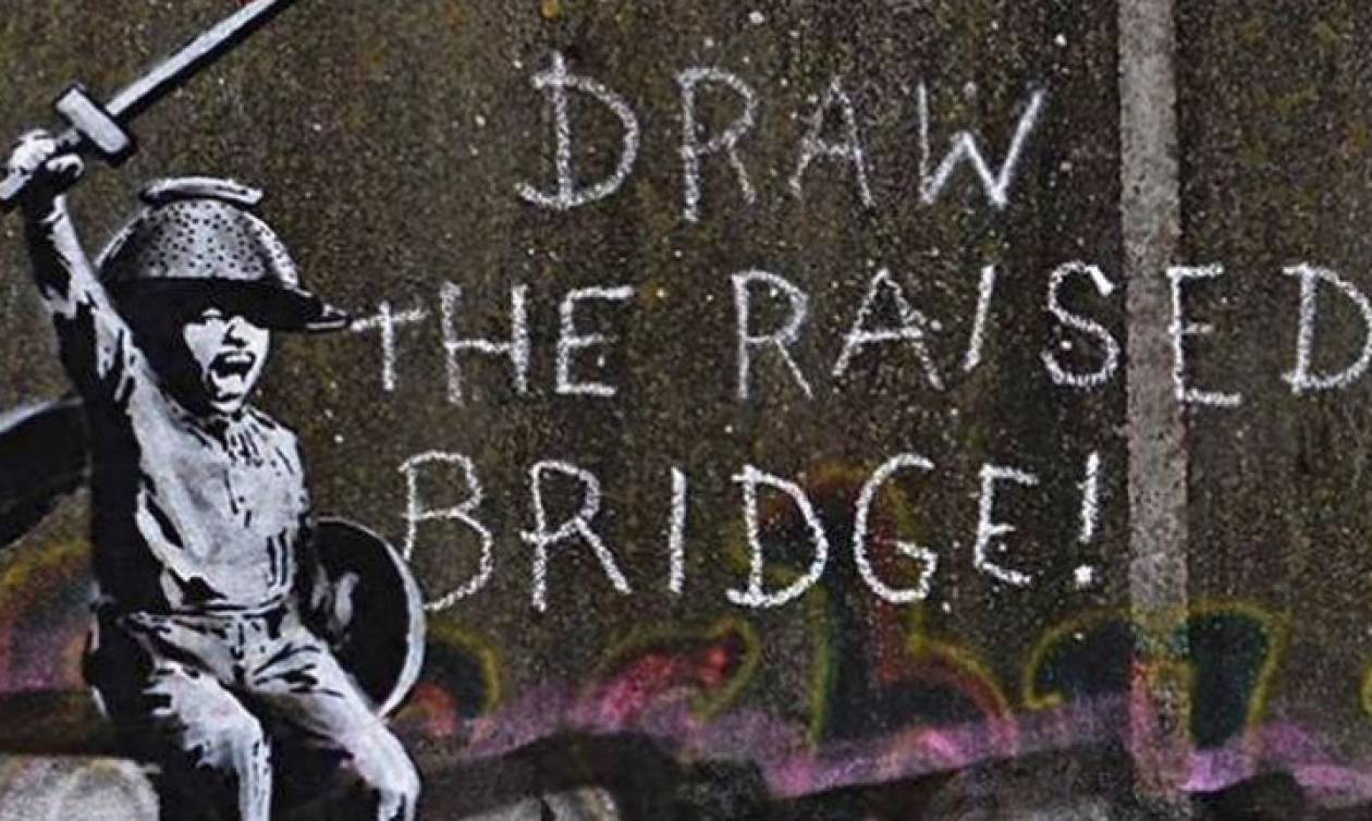Τοιχογραφία του Banksy μετά από διπλό βανδαλισμό, συντηρήθηκε από έναν... καθαριστή τζαμιών!