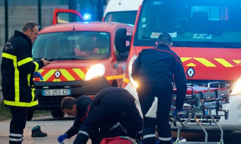 Γαλλία: Βίαιες συμπλοκές μεταξύ μεταναστών στο Καλαί - Τέσσερις τραυματίες σε κρίσιμη κατάσταση