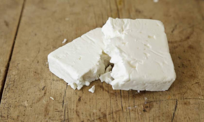 Στον… κόσμο τους οι Δανοί: Παραβίασαν τη νομοθεσία της ΕΕ πουλώντας λευκό τυρί ως «φέτα»