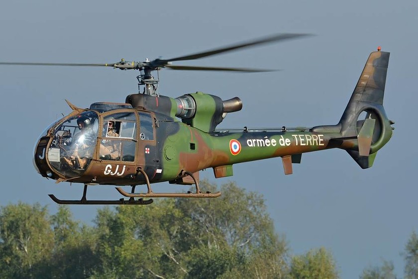 ΕΚΤΑΚΤΟ: Στρατιωτικά ελικόπτερα συγκρούστηκαν στον αέρα – Τουλάχιστον πέντε νεκροί (Pics)
