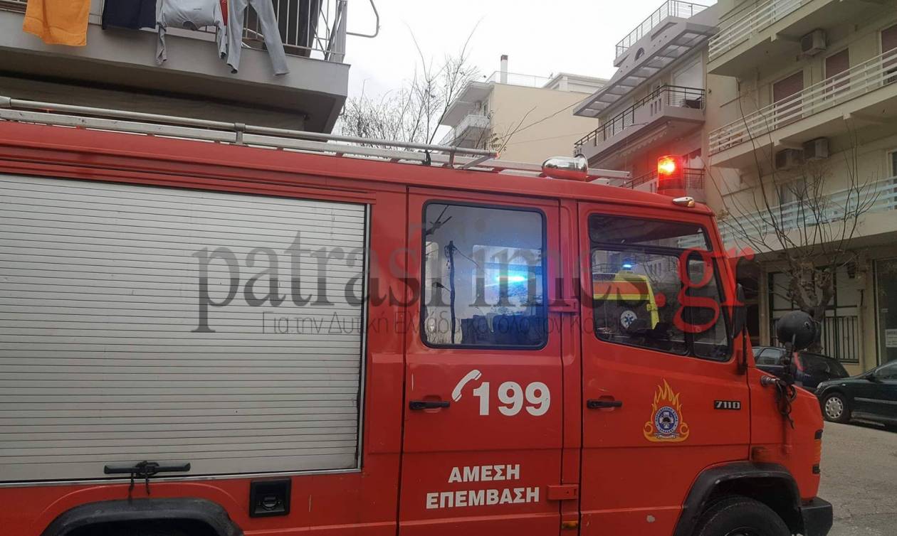 Πανικός στην Πάτρα: Γυναίκα επιχείρησε να αυτοκτονήσει βάζοντας φωτιά στο σπίτι της